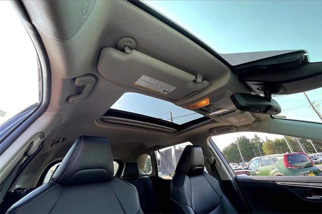 2020 Toyota RAV4 Limited photo 19