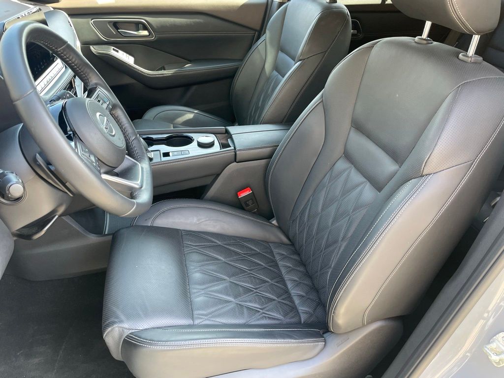2023 Nissan Rogue Platinum photo 4