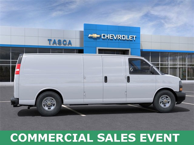2025 Chevrolet Express 3500 Work Cargo Van photo 2