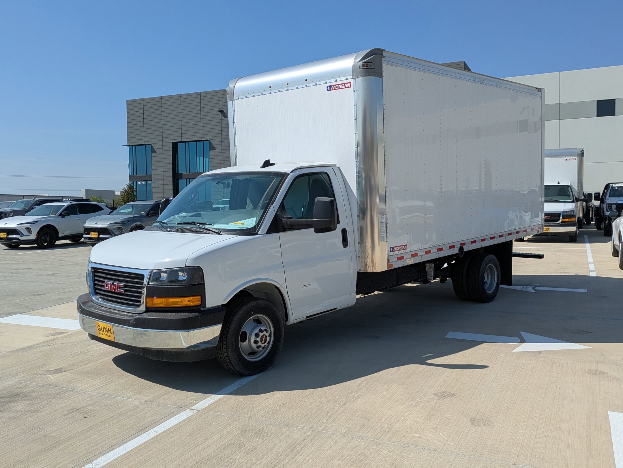 2024 Gmc Savana Cutaway 3500 photo 7