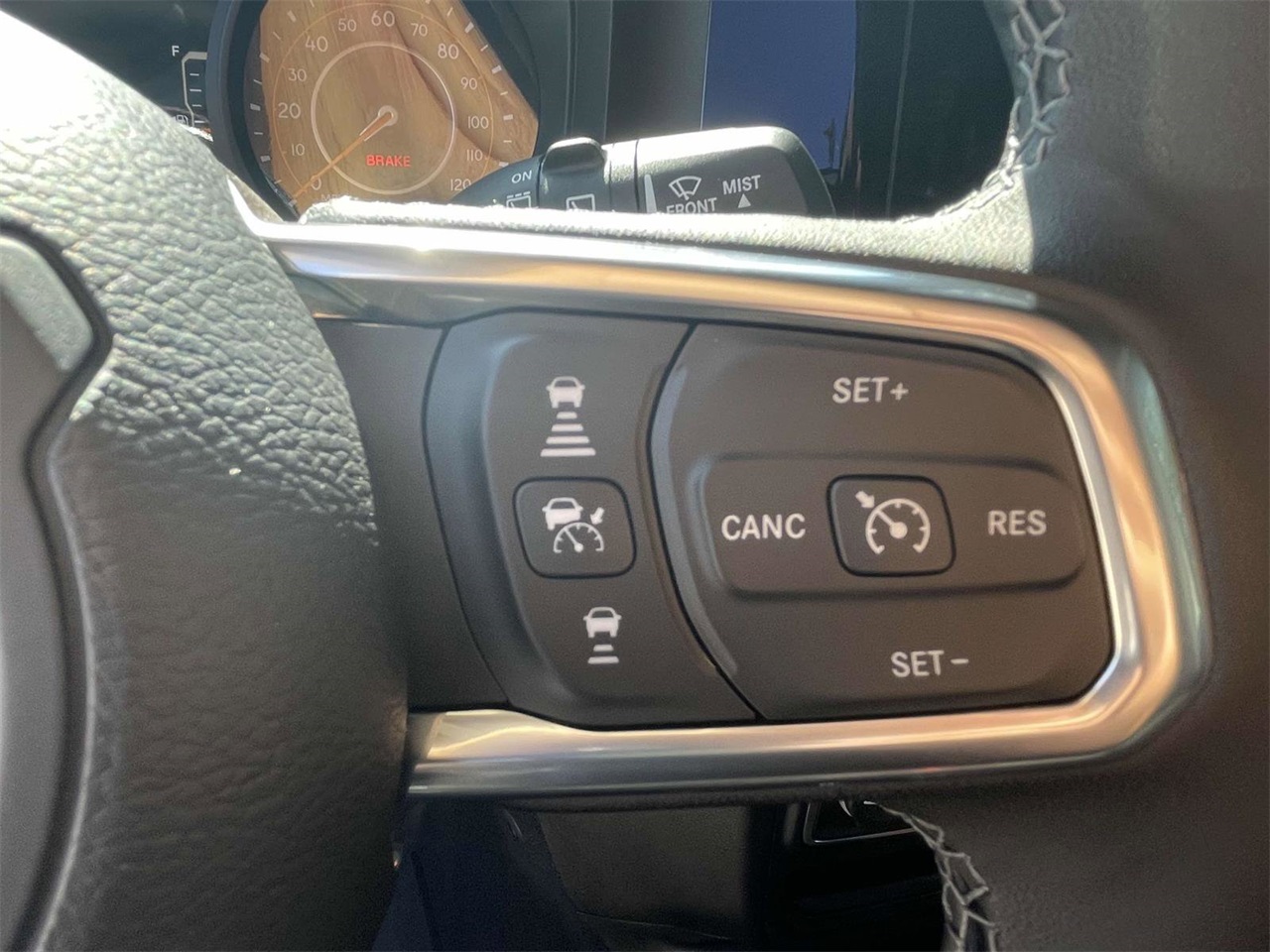 2025 Jeep Wrangler Sahara photo 13