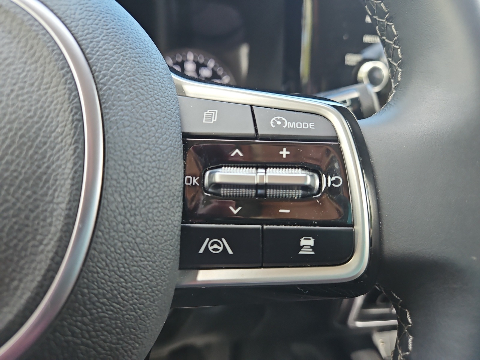 2023 Kia Sorento Hybrid EX photo 24