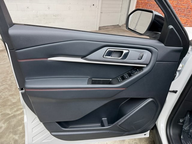 2025 Ford Explorer ST-Line photo 10