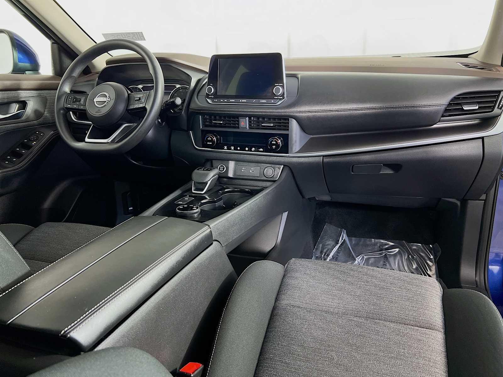 2023 Nissan Rogue SV photo 28