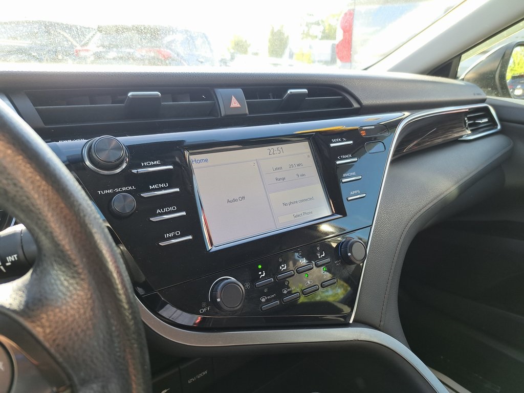2018 Toyota Camry LE photo 14