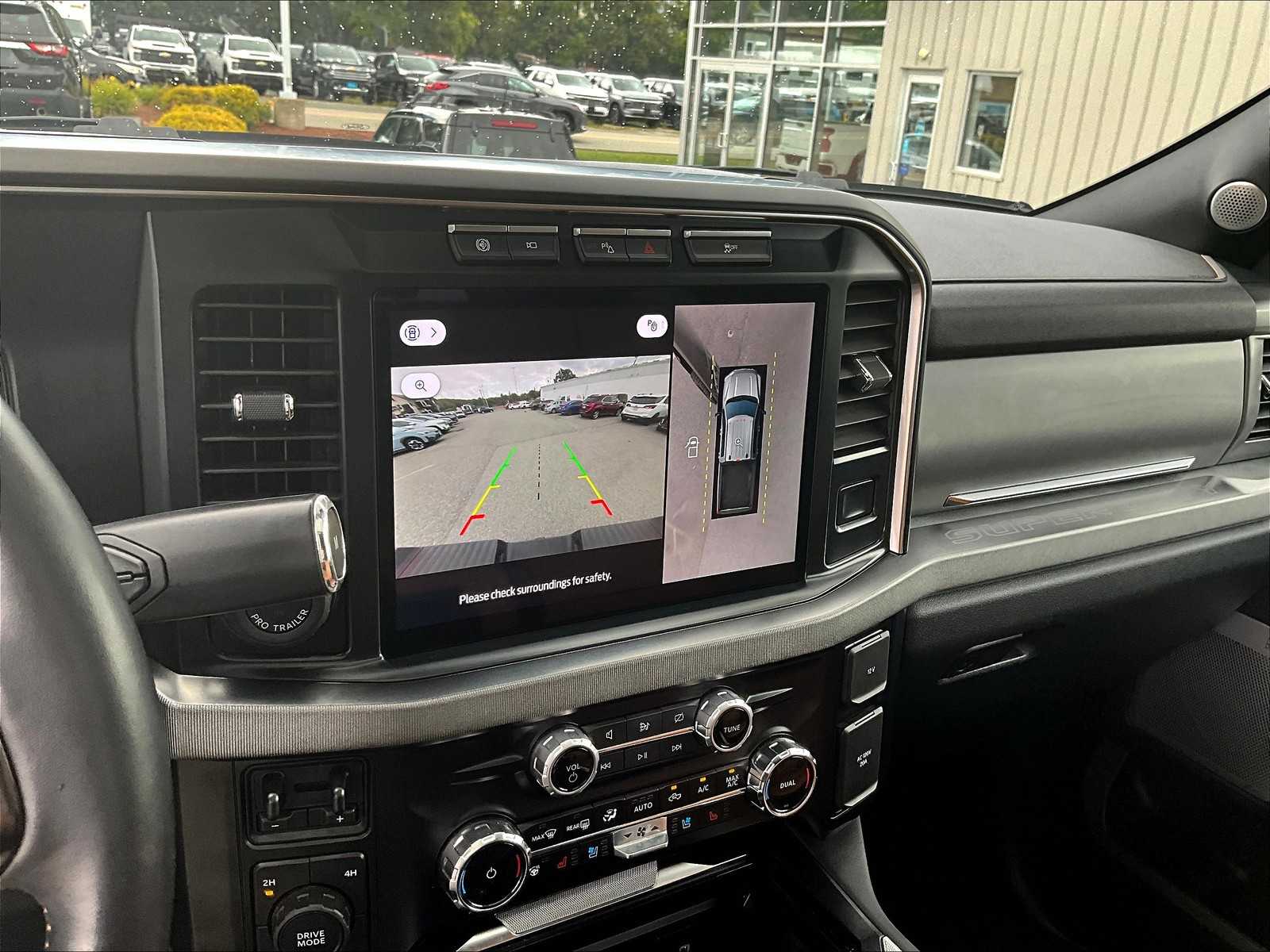 2024 Ford F-250 Platinum photo 18