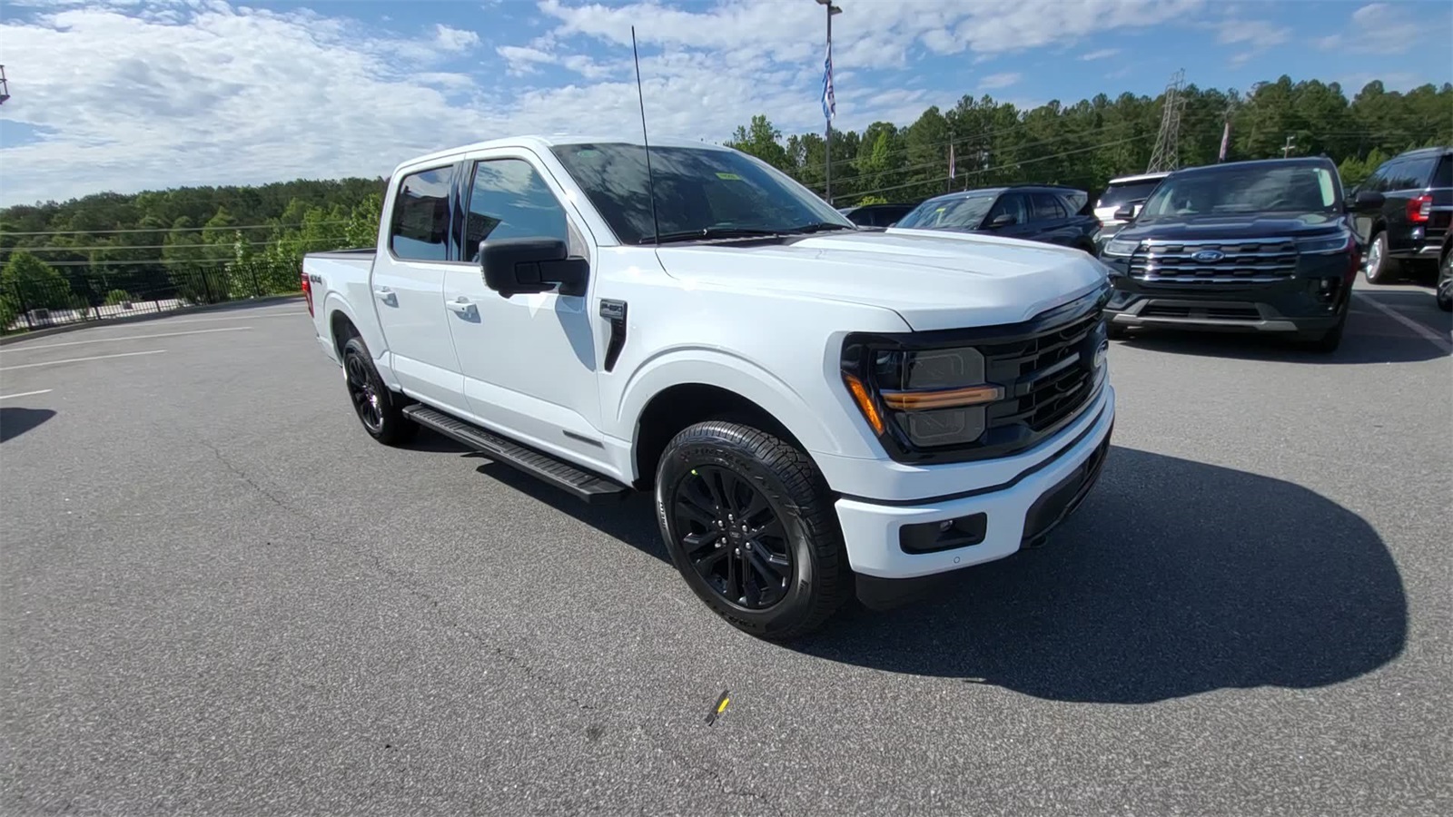 2025 Ford F-150 XLT photo 4