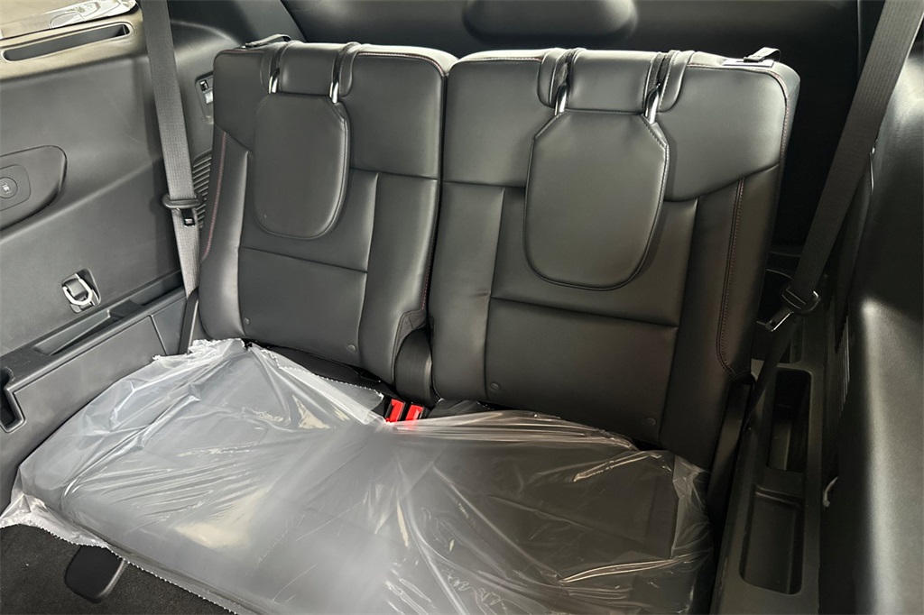 2025 Ford Explorer ST-Line photo 15