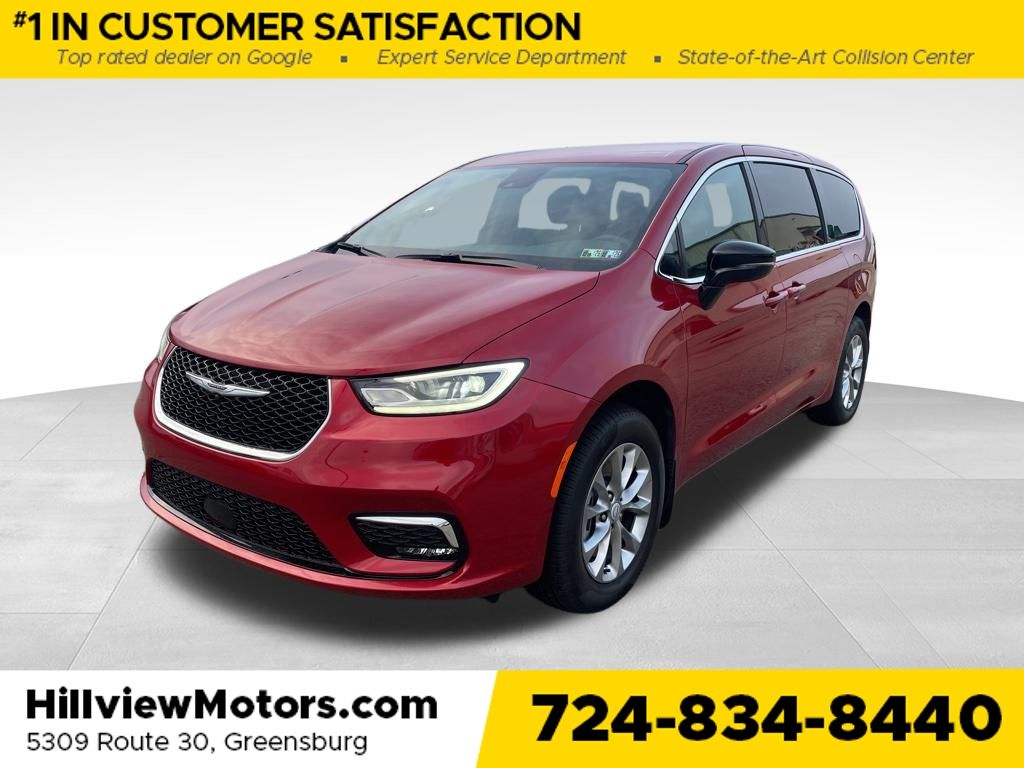 2026 Chrysler Pacifica Select's photo
