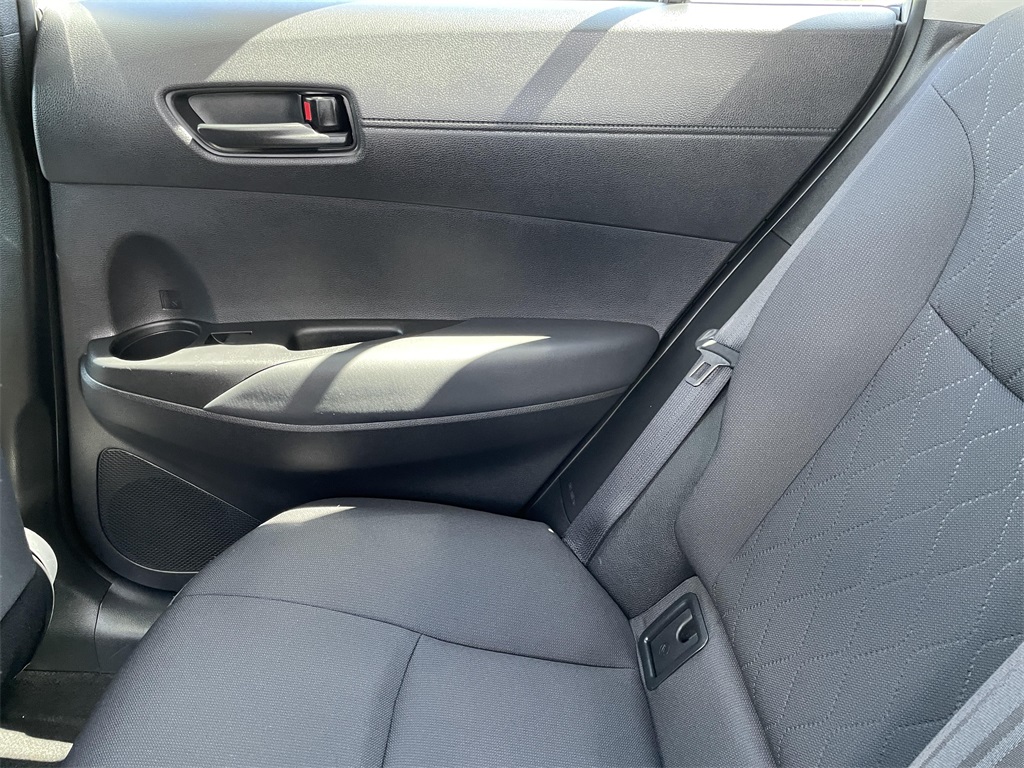 2022 Toyota Corolla Cross LE photo 21