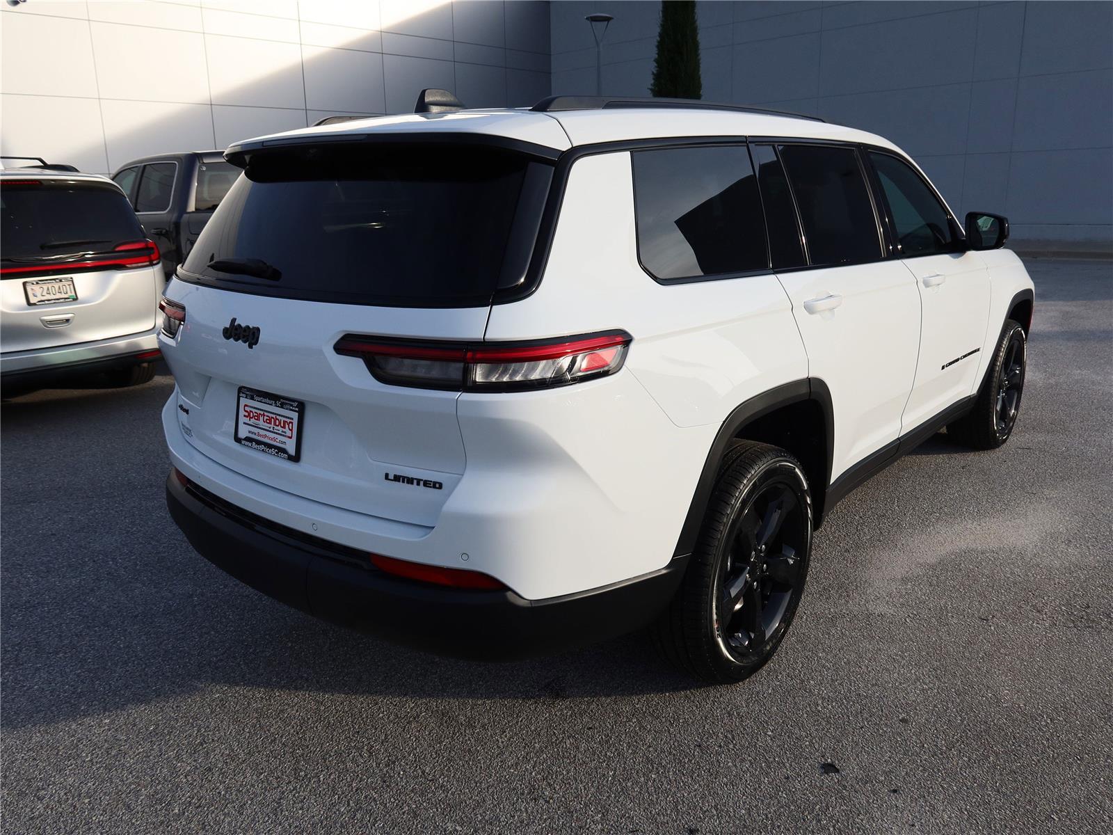 2025 Jeep Grand Cherokee Limited photo 2