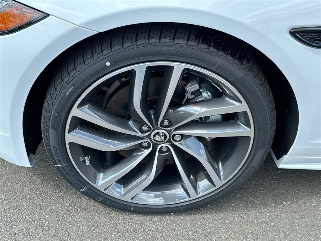 2024 Jaguar XF P300 R-Dynamic SE photo 8