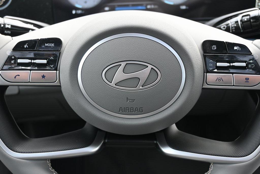 2025 Hyundai Elantra SEL Convenience photo 12