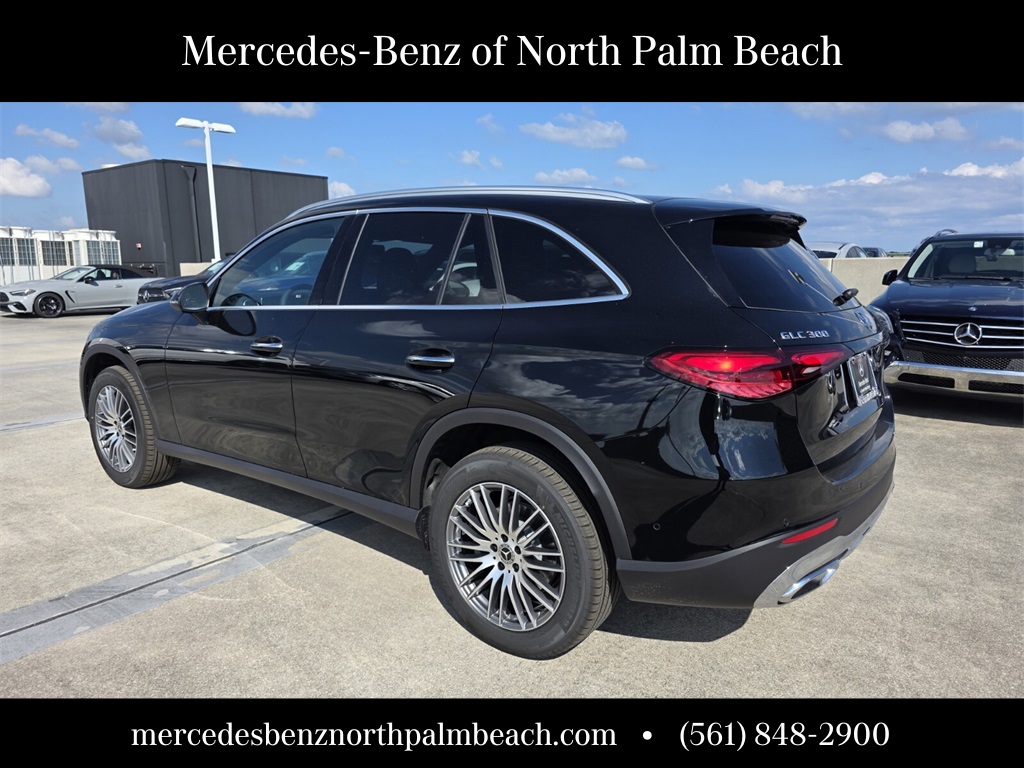 2026 Mercedes Benz GLC 300 photo 4