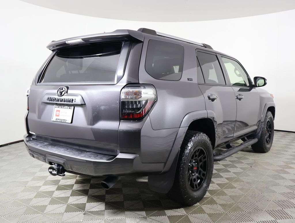 2021 Toyota 4Runner SR5 Premium photo 5