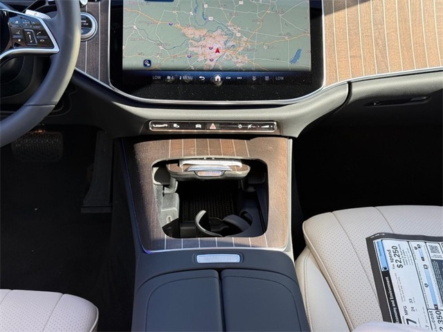 2025 Mercedes Benz E 350 4MATIC photo 10