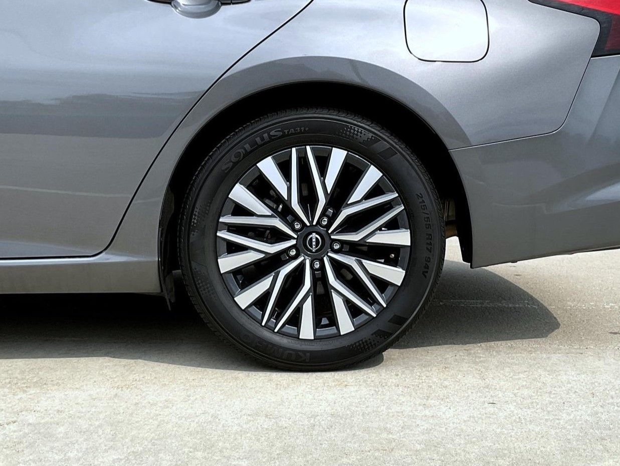 2024 Nissan Altima 2.5 SV photo 23