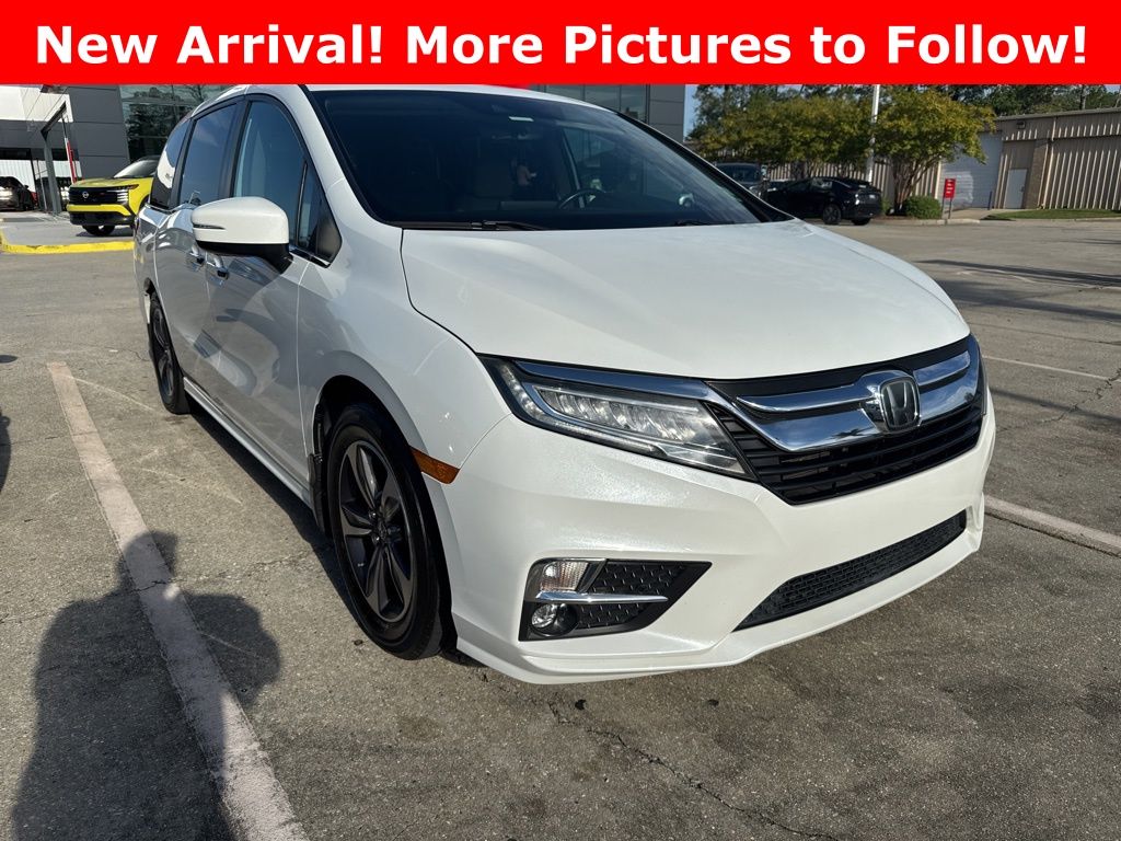 2020 Honda Odyssey Touring photo 3