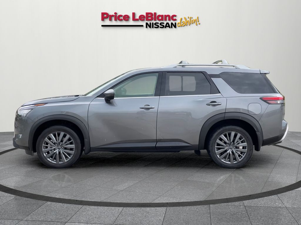 2025 Nissan Pathfinder SL photo 4