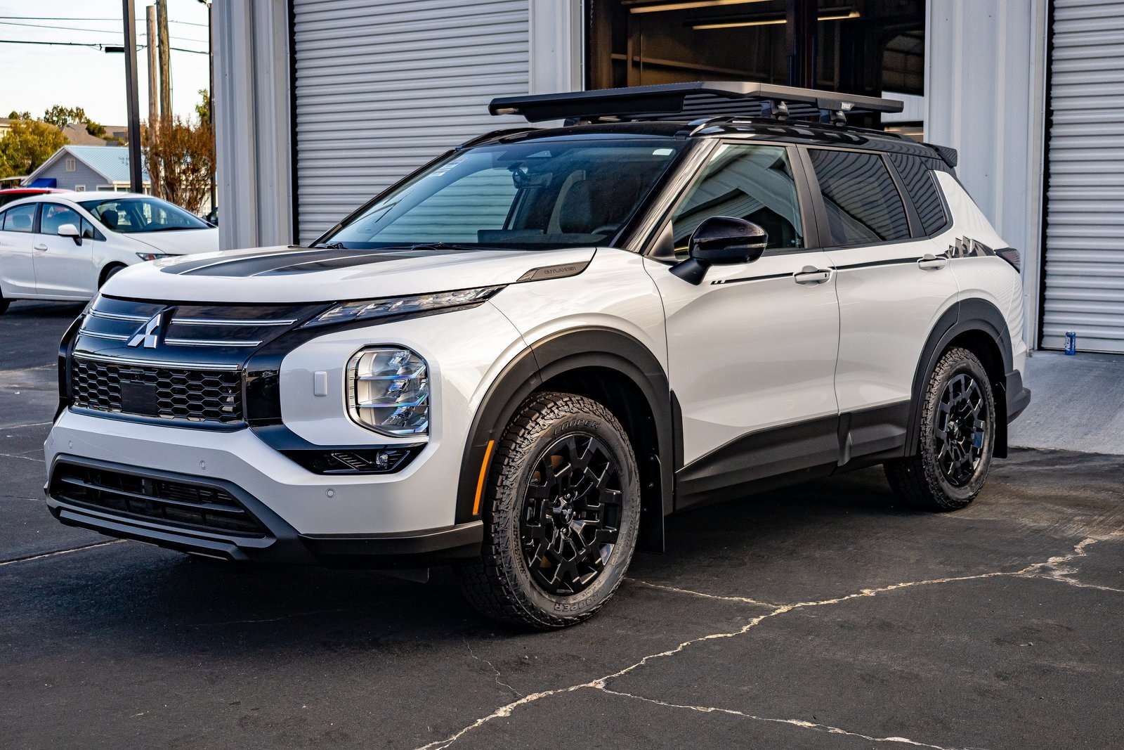 2025 Mitsubishi Outlander Trail Edition's photo