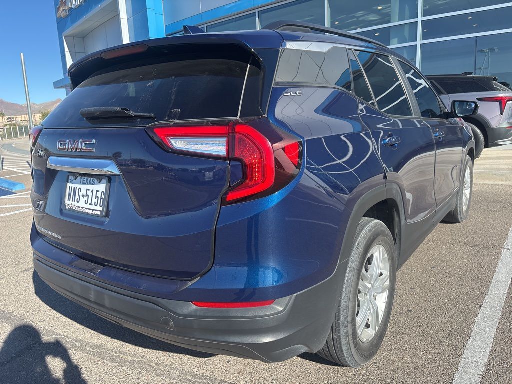 2022 Gmc Terrain SLE photo 2