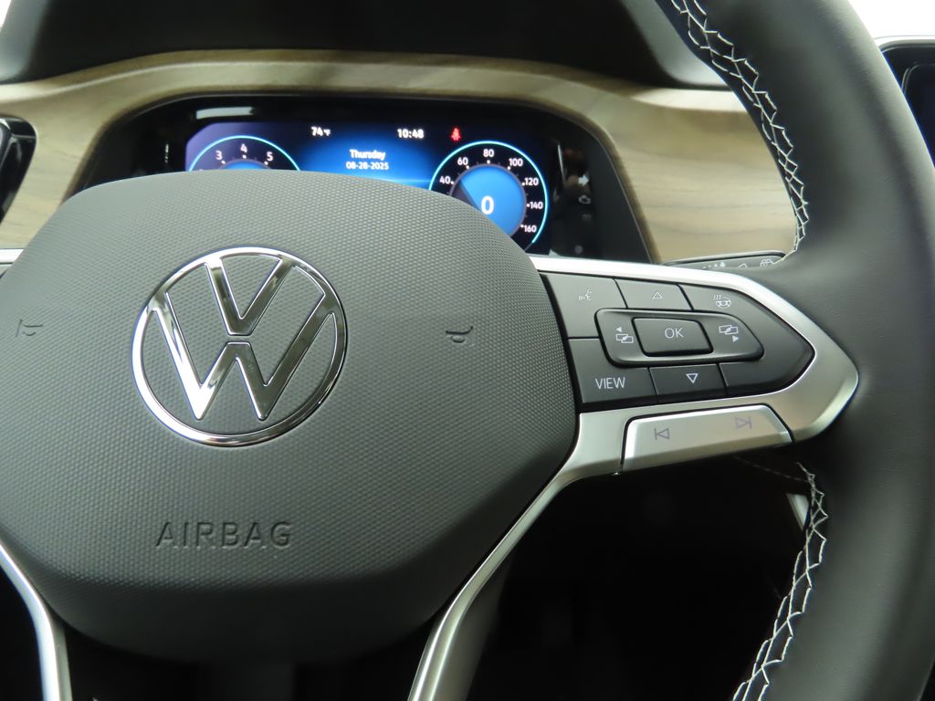 2026 Volkswagen Atlas SE Technology photo 12