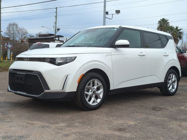 2024 Kia Soul LX's photo
