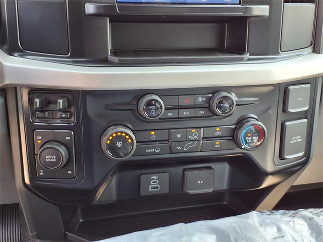 2025 Ford F-350 photo 12
