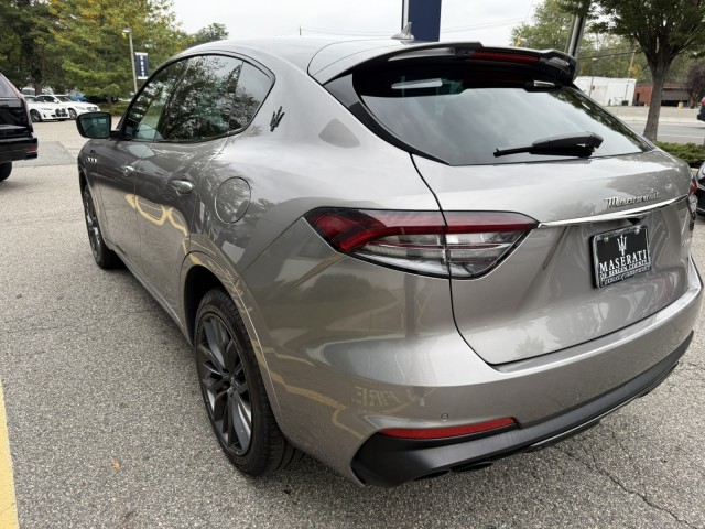 2022 Maserati Levante Modena photo 5