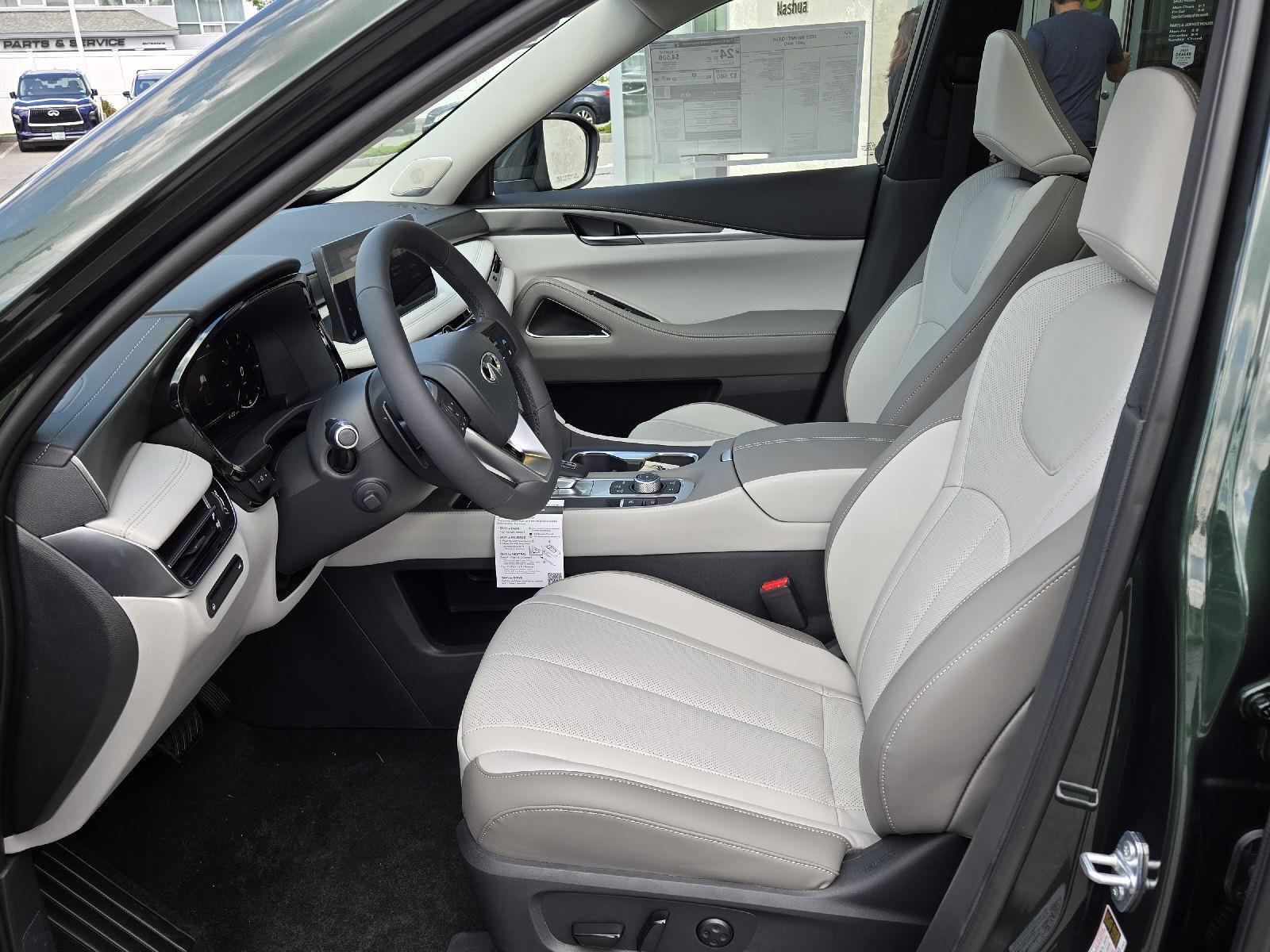 2026 Infiniti QX60 Luxe AWD photo 3