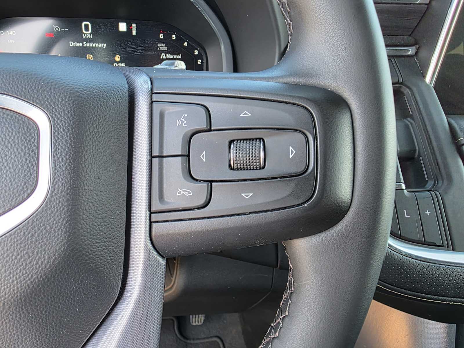 2023 Gmc Yukon SLT photo 26