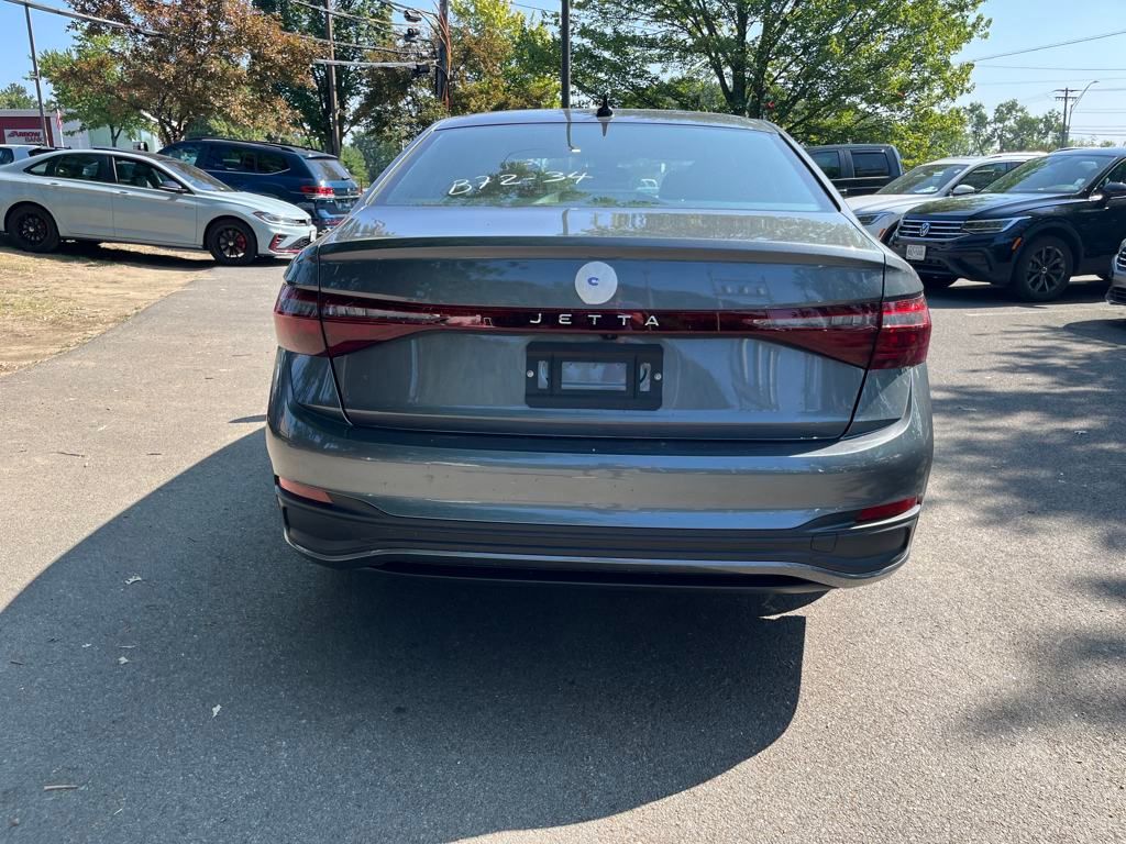 2025 Volkswagen Jetta 1.5T Sport photo 5