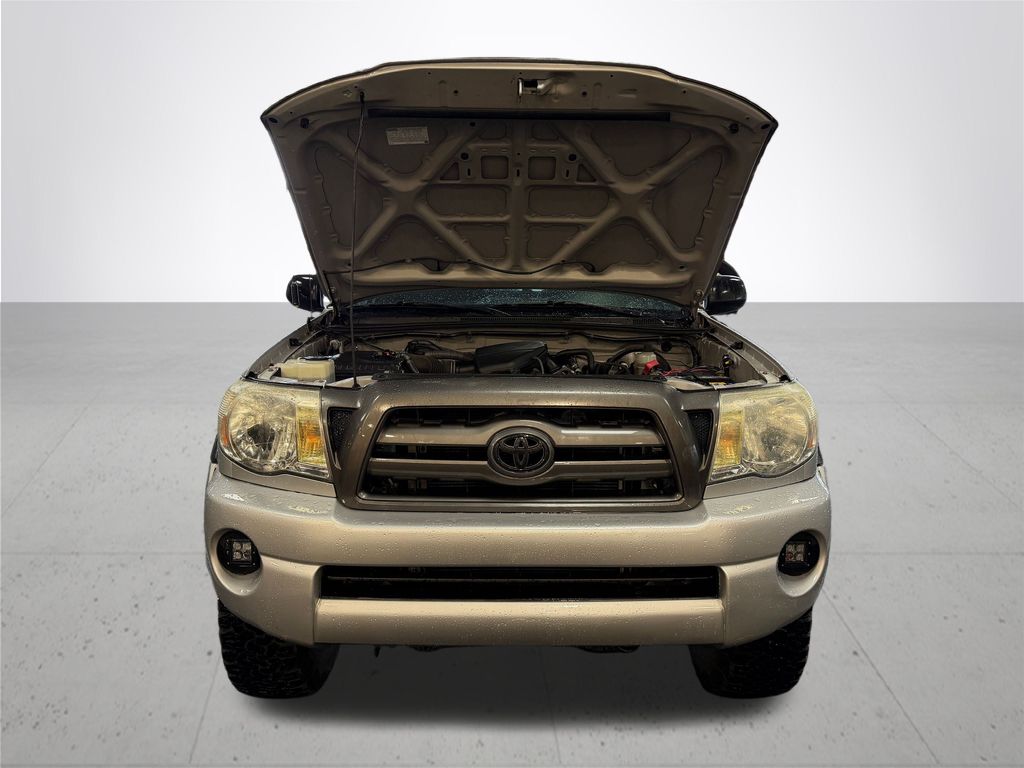2010 Toyota Tacoma Base photo 4