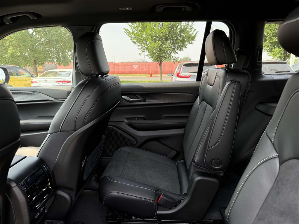 2025 Jeep Grand Cherokee Altitude X photo 6
