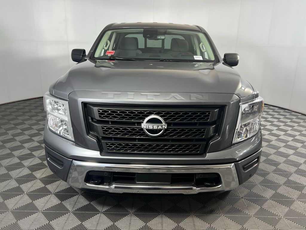 2024 Nissan Titan SV photo 7