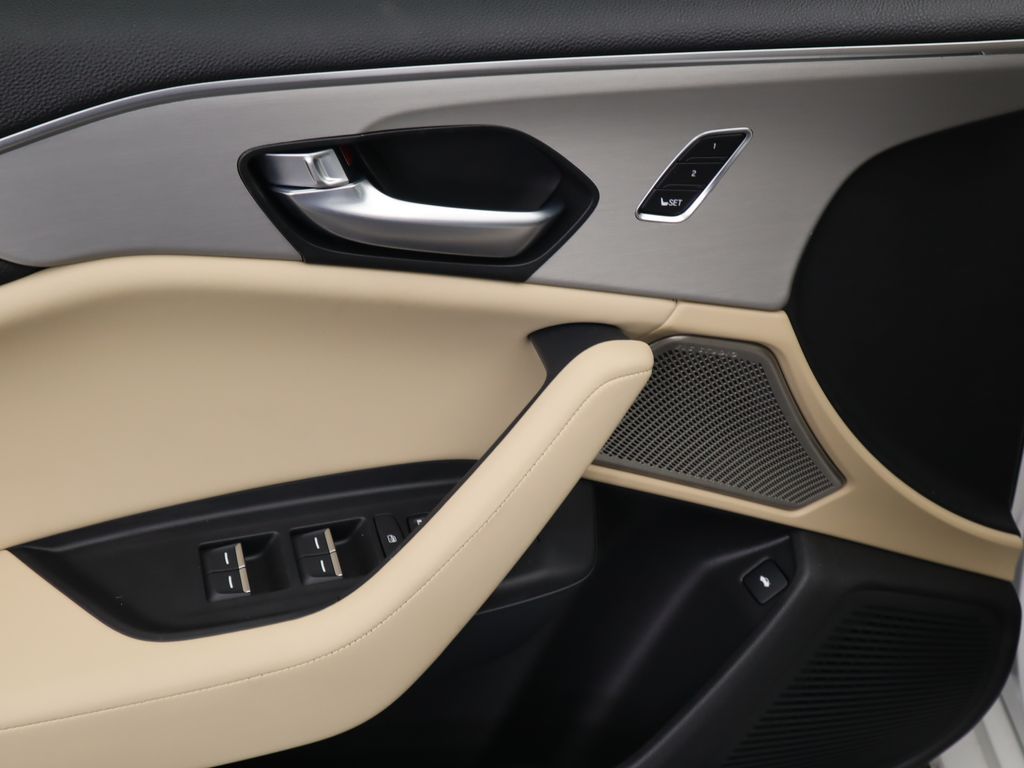 2025 Acura TLX Technology photo 23