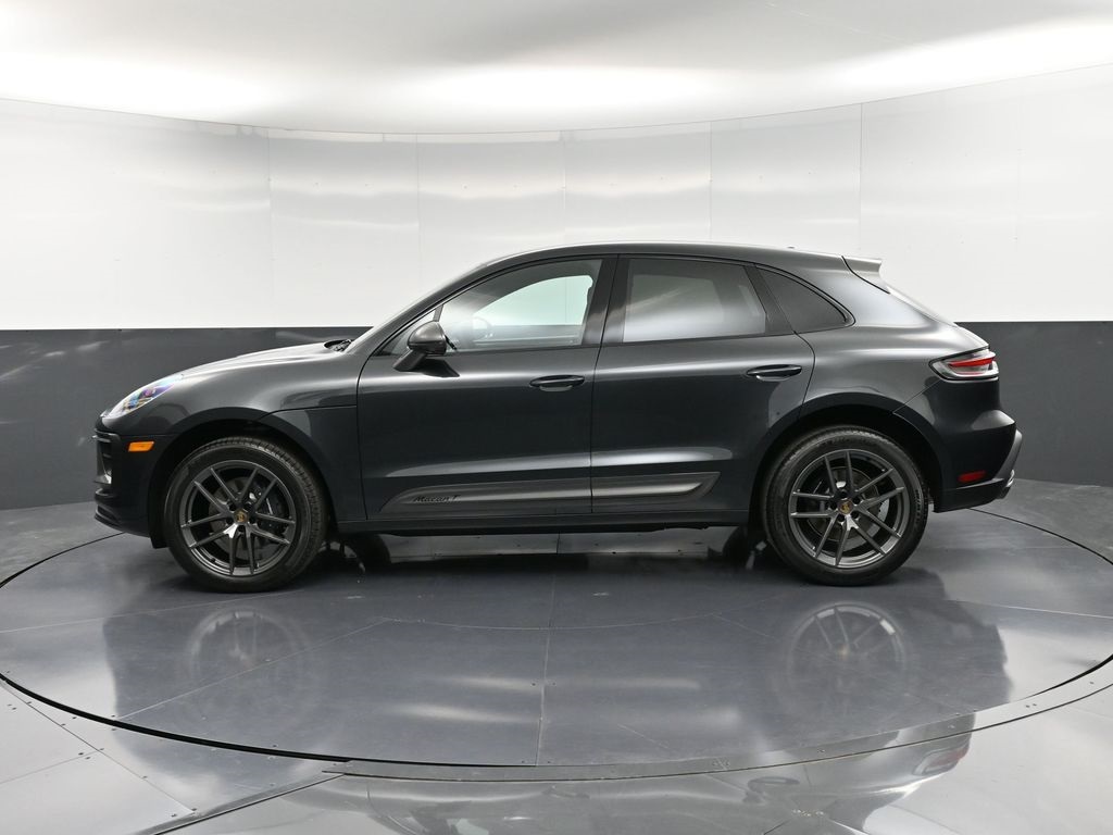 2026 Porsche Macan T photo 2