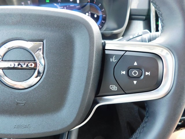 2024 Volvo XC40 Core photo 28