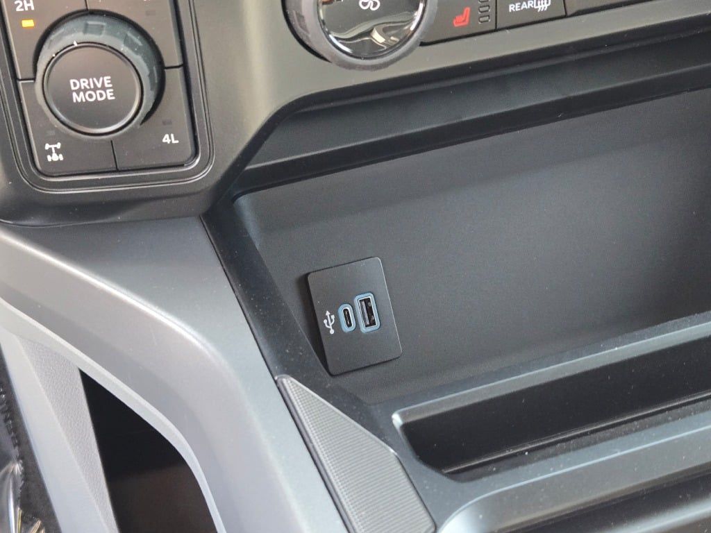 2026 Ford F-350 XLT photo 27