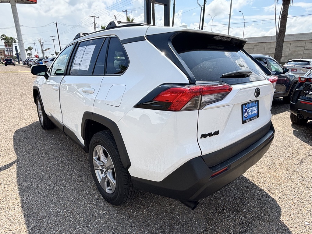 2025 Toyota RAV4 XLE photo 2