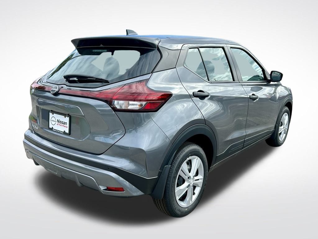 2024 Nissan Kicks S photo 6