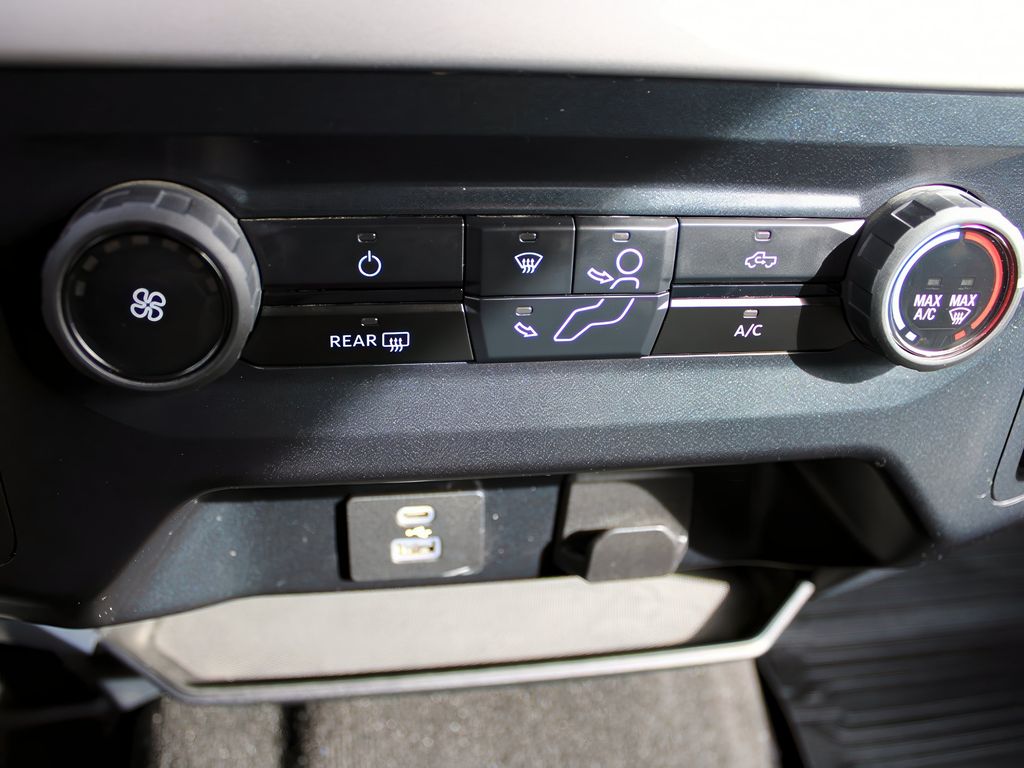 2024 Ford F-150 XLT photo 18