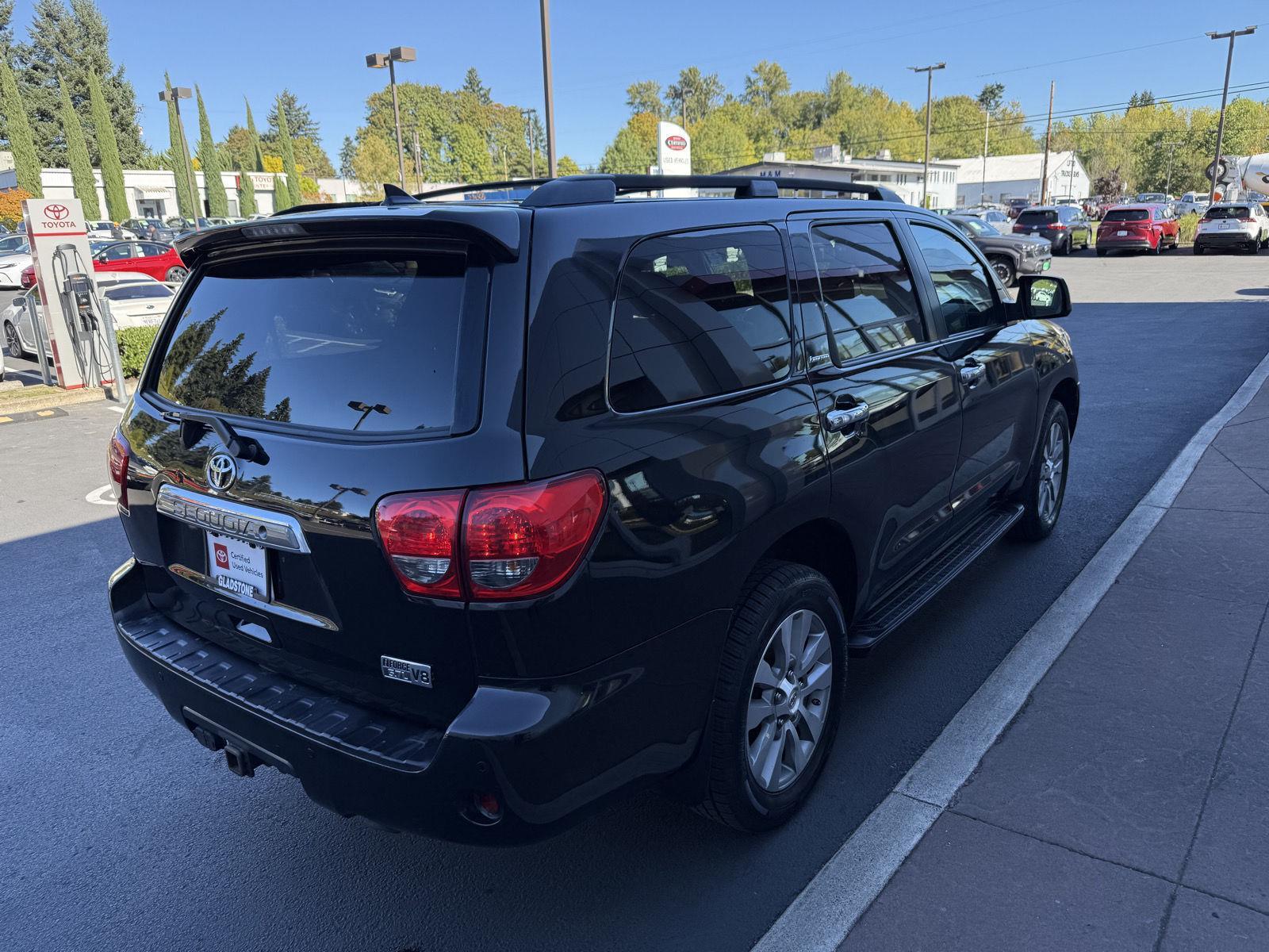 2016 Toyota Sequoia Limited photo 4