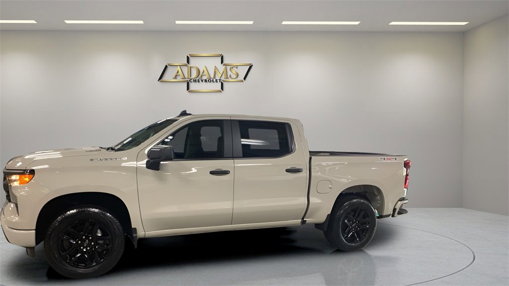 2026 Chevrolet Silverado 1500 Custom photo 2