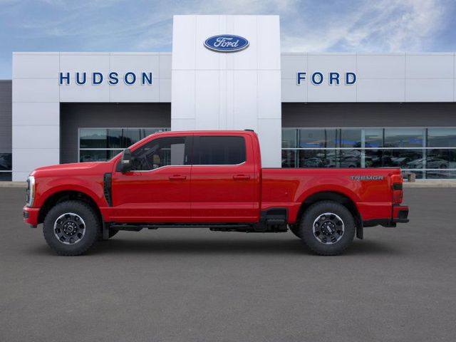 2025 Ford F-350 Lariat photo 3