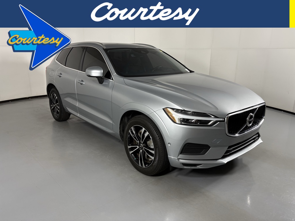 2018 Volvo XC60 Momentum's photo