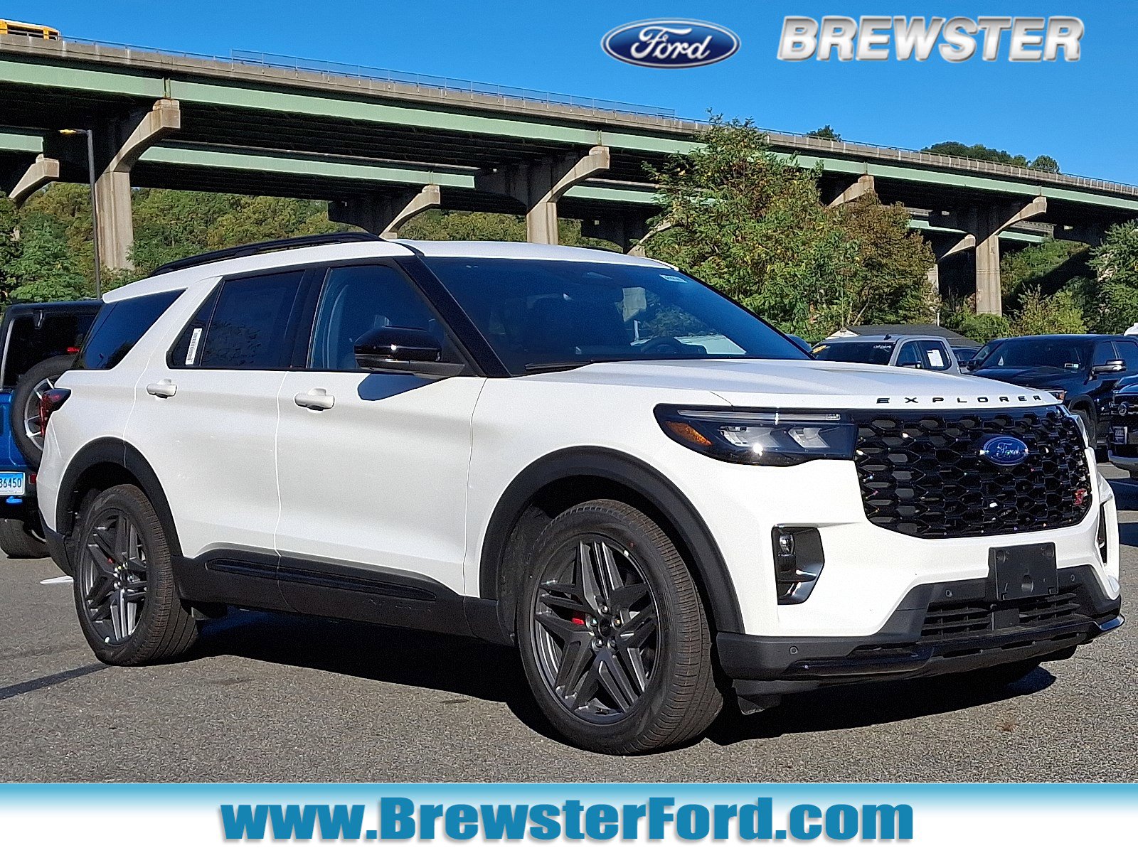 2025 Ford Explorer ST's photo