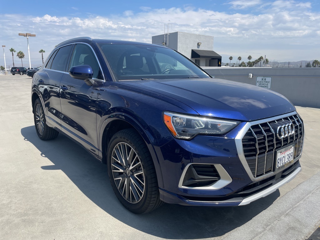 2022 Audi Q3 Premium photo 3