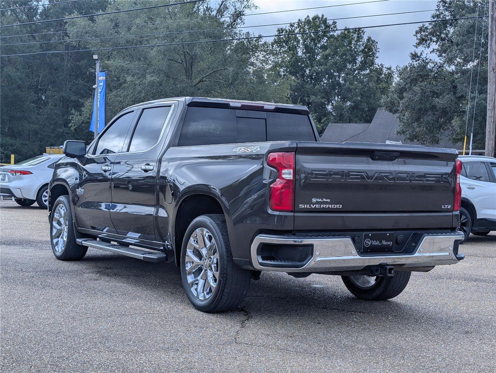 2021 Chevrolet Silverado 1500 LTZ photo 3