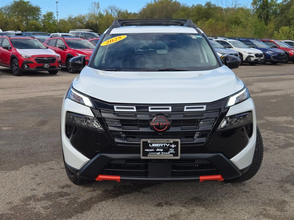 2025 Nissan Rogue SV photo 4